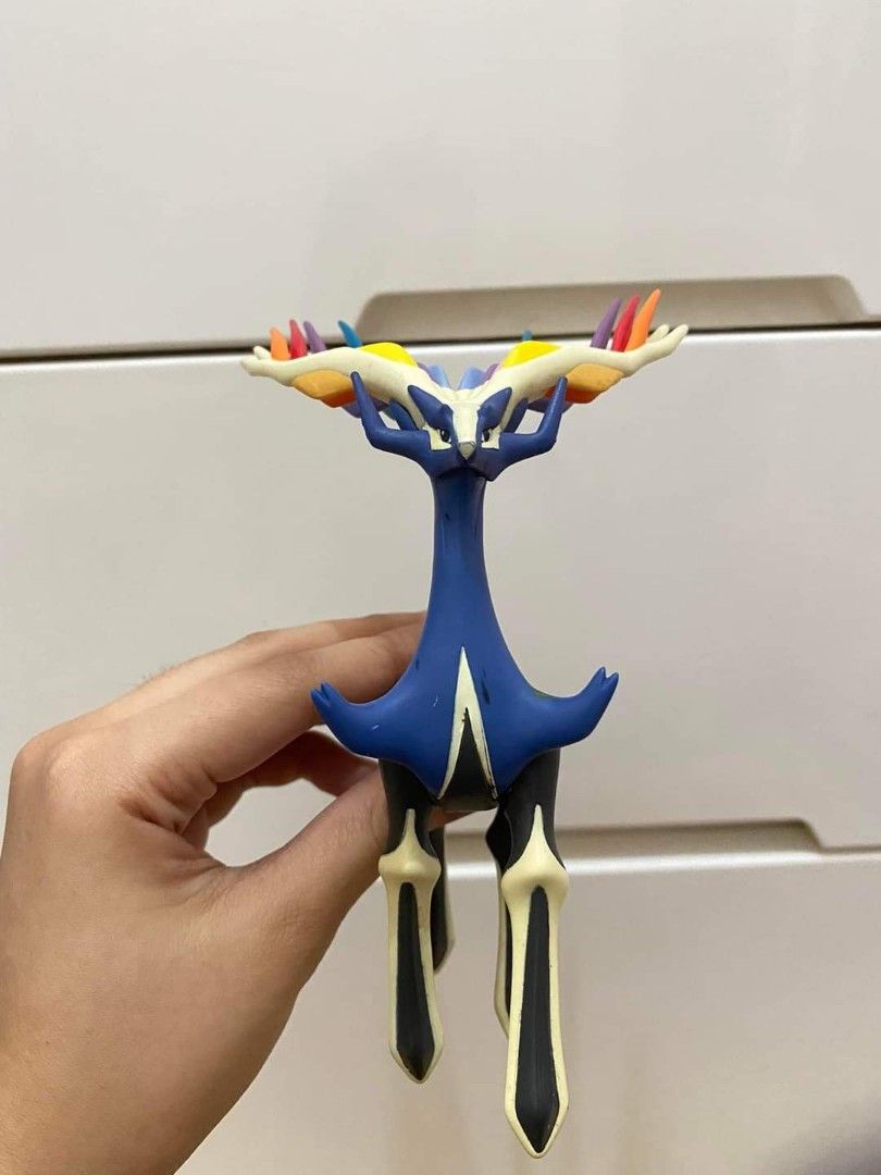 Boneco Pokemon Lendário - Xerneas - Tomy