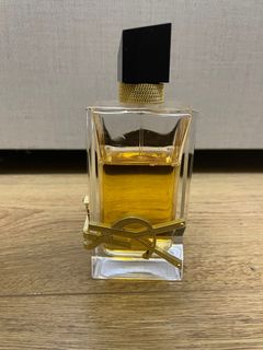 (Category: ) located in . Submitted by perfumehmlab (Listing ID 1222020479, Image 1). Description: .