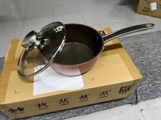 （分類：）位於 。 由 eggrollchan 提交（商品編號 1222025959，圖片 1）。簡介： 。