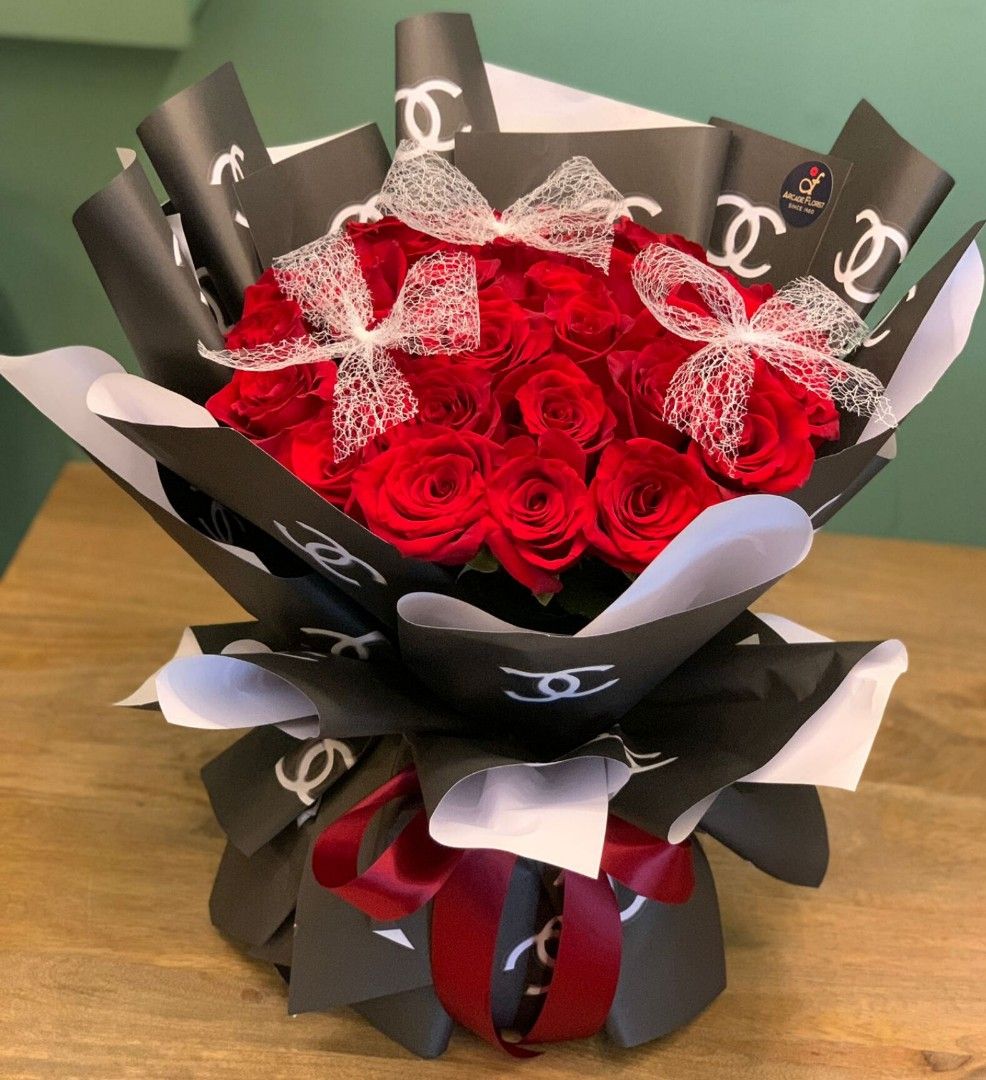 💖33 Stalks Fresh-Cut Roses🌹with a LV design paper wrapper (Fresh  Flower Bouquet)