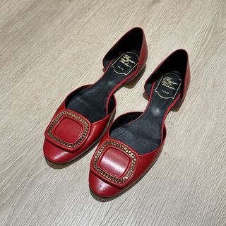 亂賣👉🏻 9成新roger vivier  RV暗紅金鍊方釦平底鞋（39號）我平常24.5穿還有加鞋墊！