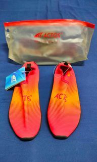 ACTOS AQUA SHOES size 7
