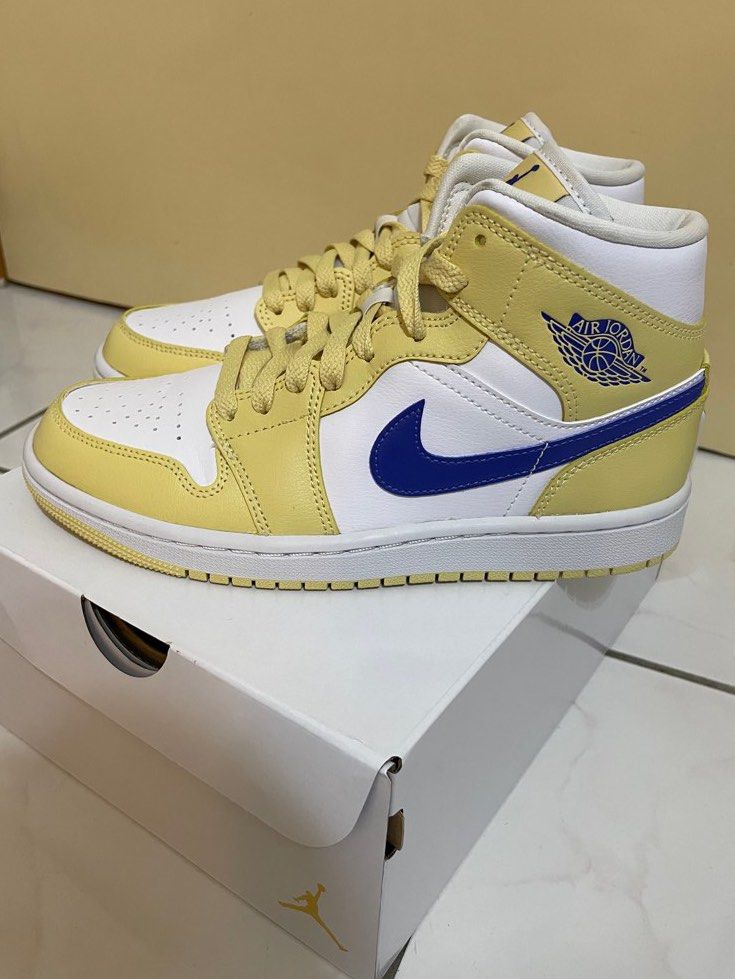 大降價！Nike Air Jordan 1 Mid 檸檬藍, 她的時尚, 鞋, 運動鞋在旋轉拍賣