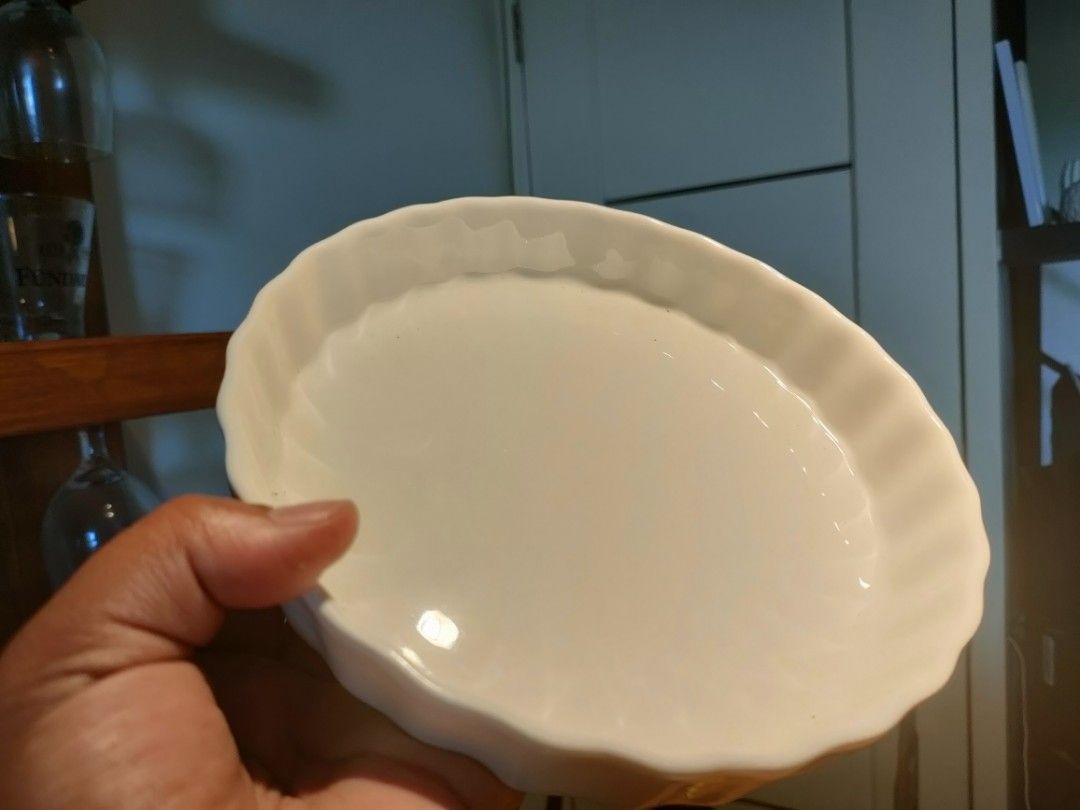 Baking Dish ( perfect for pies) (Category: Bakeware) located in Baliuag. Submitted by importeditemsbykimi (Listing ID 1222057104, Image 1). Description: .