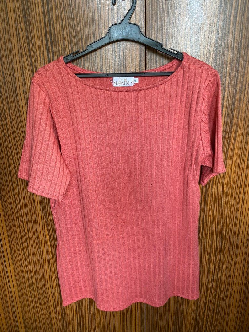 Breastfeeding Top (Category: Maternity wear) located in Marikina City. Submitted by alexq21 (Listing ID 1222064975, Image 1). Description: Buy all 3 for 500 Has a side access for breastfeeding Fits large to xl Rfs: no breastmilk.