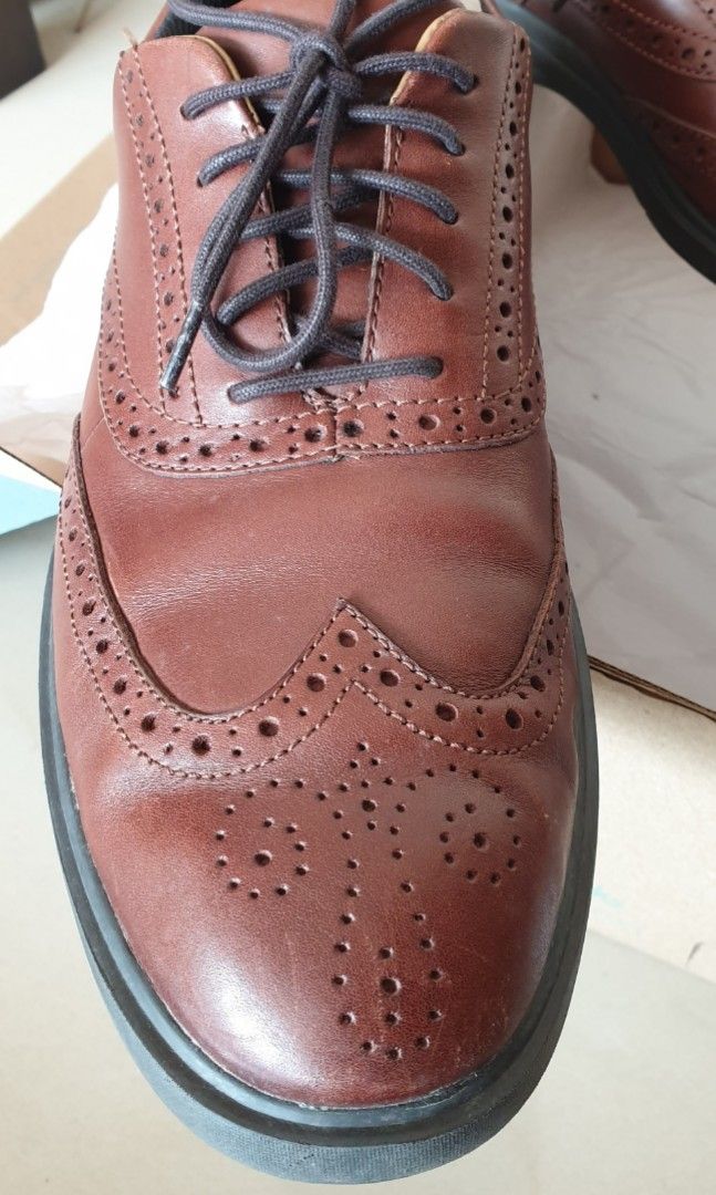 Clarks brown sales shoe laces
