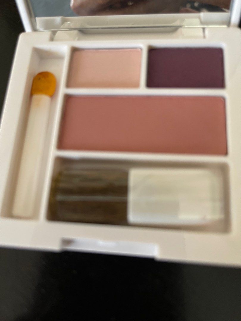 Clinique make up palette (Category: Makeup) located in Batangas. Submitted by GDW98 (Listing ID 1222126636, Image 2). Description: Brand: Clinique Condition: never been used RFS: got it as a gift from the US, allergic with the brand MOP: gcash .