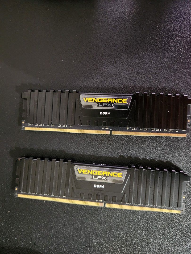 CORSAIR VENGEANCE DDR4 RAM 2X4 2400MHZ Computers Tech Parts