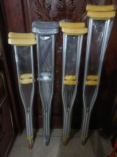 Crutches adjustable