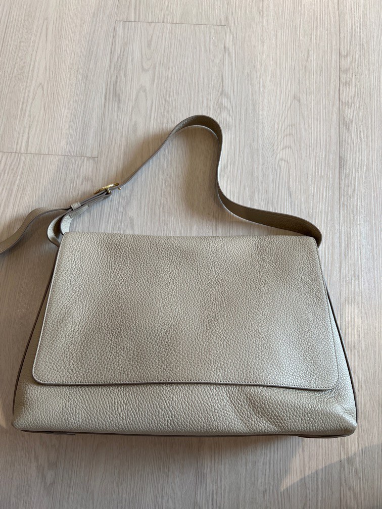 Cuyana shoulder clearance bag