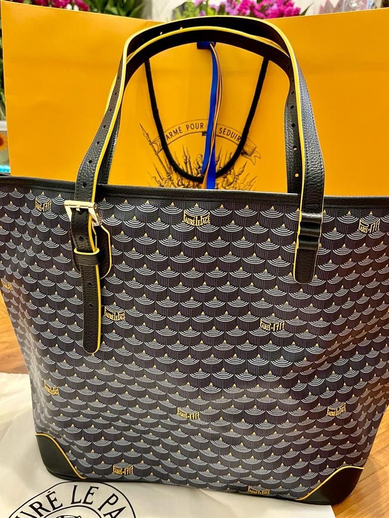 Faure Le Page Daily Battle Tote in NAVY (PM SIZE), Luxury, Bags & Wallets  on Carousell