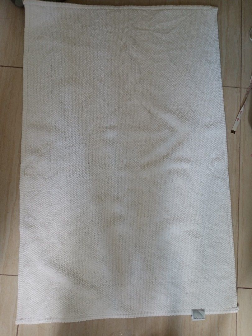 Whitte Floor Rag Floor white rag cotton on Carousell