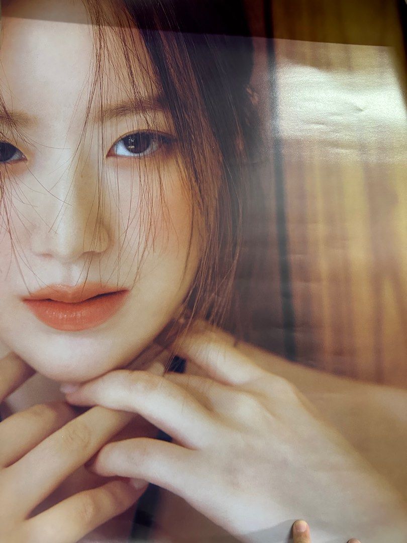 gidle shuhua spotlight magazine poster, Hobbies & Toys, Books ...