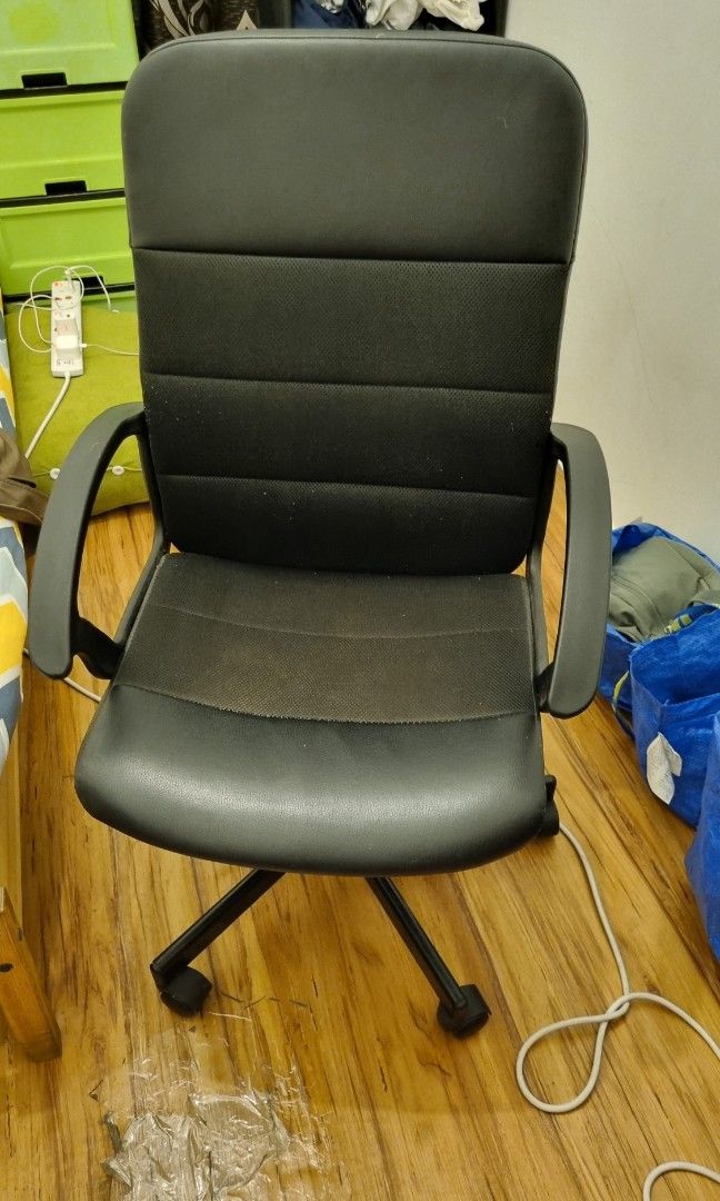 Renberget swivel sales chair