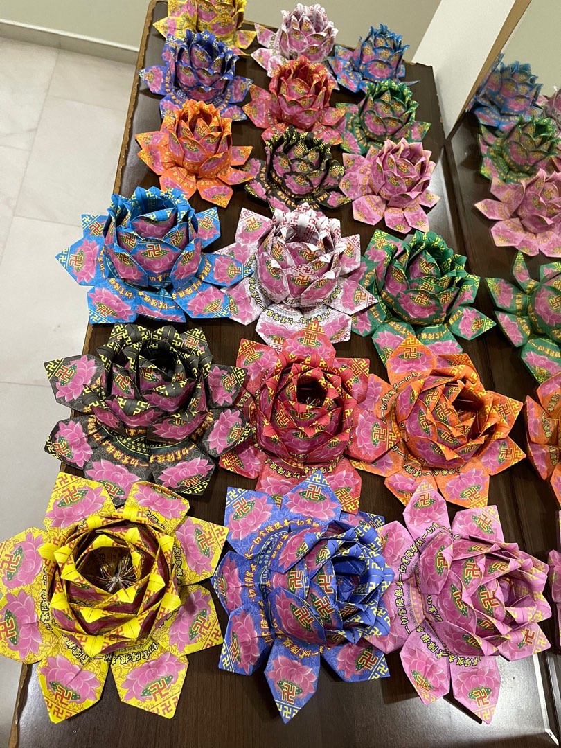 Incense burning joss paper for prayer, Hobbies & Toys, Memorabilia