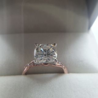 JANICE TWIST SOLITAIRE RING 2023-006, LOVE, PROPOSAL, BRIDAL, WEDDING, MOISSANITE, GIA DIAMOND, CUBIC ZIRCONIA, 18K WHITE GOLD, 925 SILVER, CUSTOMISED, BESPOKE JEWELLERY