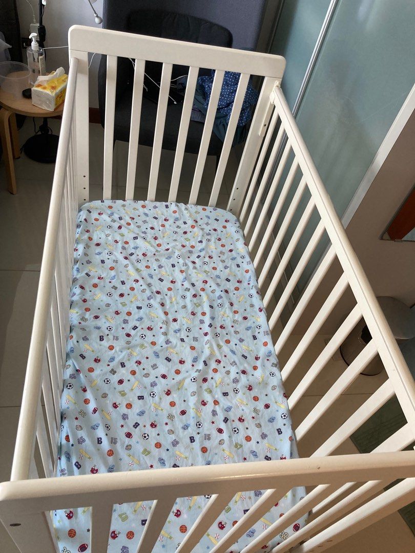 Jarrons 4in1 baby cot (price neg) , Babies & Kids, Baby Nursery
