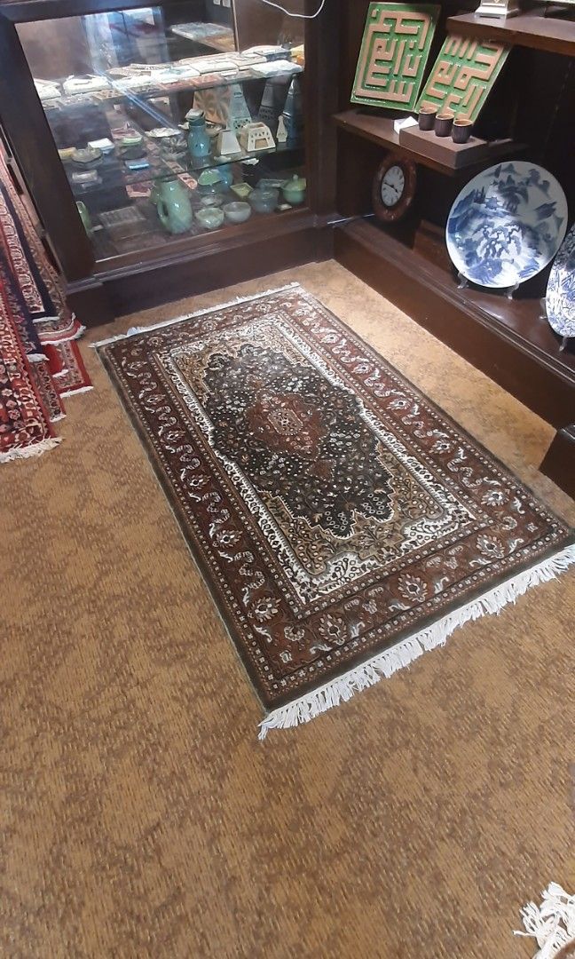 Kashmir Silk carpet, Furniture & Home Living, Home Decor, Carpets, Mats