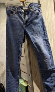 (Category: ) located in . Submitted by gonegonethankyou (Listing ID 1222195703, Image 1). Description: .