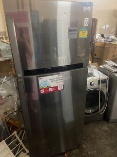 LG 416l big 2 door fridge / refrigerator