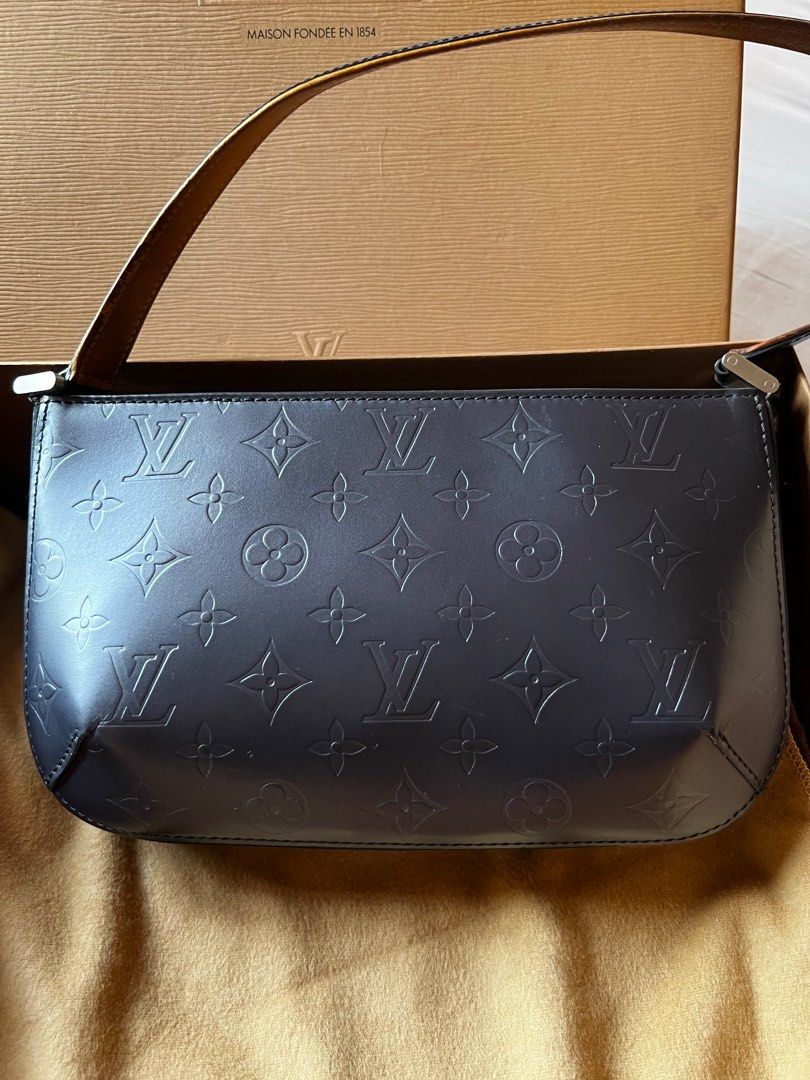 Louis Vuitton 2002 pre-owned Monogram Mat Fowler shoulder bag, Black