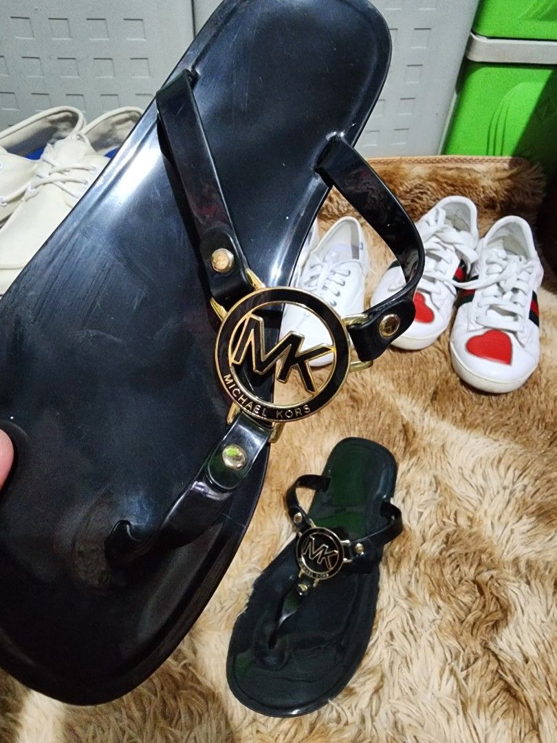 Michael kors jelly flat sandals 2025