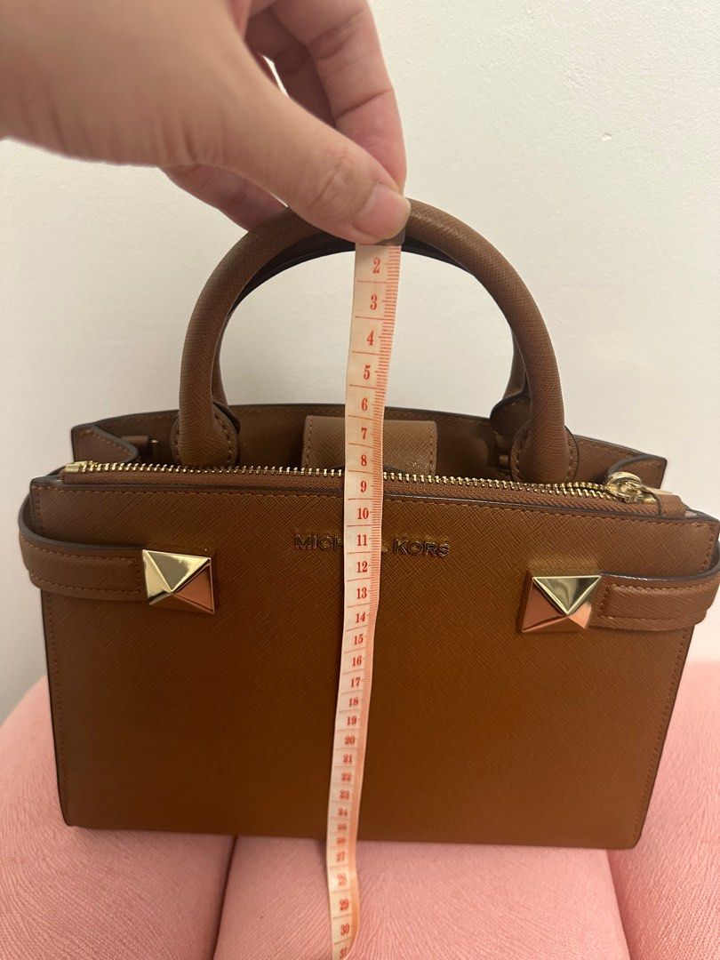 LAYAWAY Michael Kors Karla Bag, Luxury, Bags & Wallets on Carousell