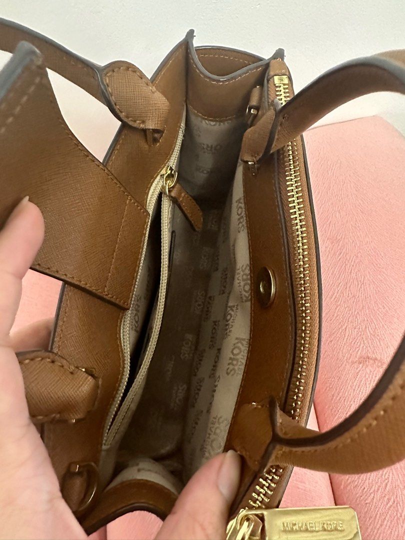 LAYAWAY Michael Kors Karla Bag, Luxury, Bags & Wallets on Carousell