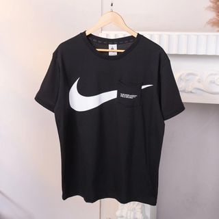 Nike Pocket Oversized Tee