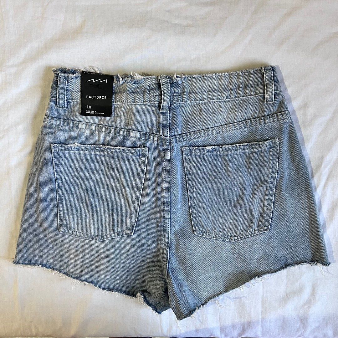 Original FACTORIE Denim Shorts - Brand New (Category: Shorts) located in Imus. Submitted by adc007 (Listing ID 1222096005, Image 2). Description: 💯Original ✅ Brand New ✅ Excellent Condition ✅ With Tag ➡️ 350 php Brand: Factorie Size: 29-30 in (Waistline) Length: 12.5 in Message me for more pictures or for further inquiries. Would love to have my pre-loved items find a new home. Cheers! .