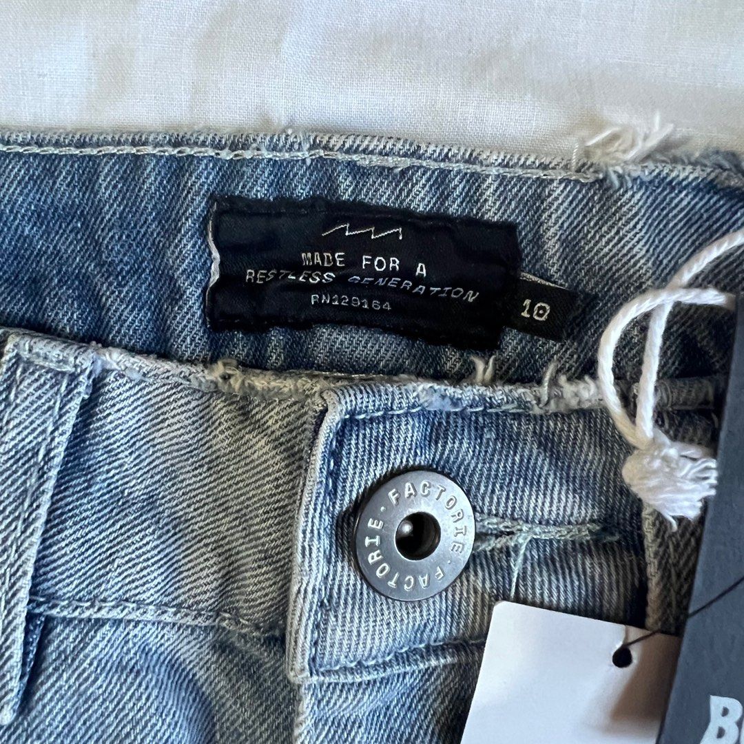 Original FACTORIE Denim Shorts - Brand New (Category: Shorts) located in Imus. Submitted by adc007 (Listing ID 1222096005, Image 3). Description: 💯Original ✅ Brand New ✅ Excellent Condition ✅ With Tag ➡️ 350 php Brand: Factorie Size: 29-30 in (Waistline) Length: 12.5 in Message me for more pictures or for further inquiries. Would love to have my pre-loved items find a new home. Cheers! .