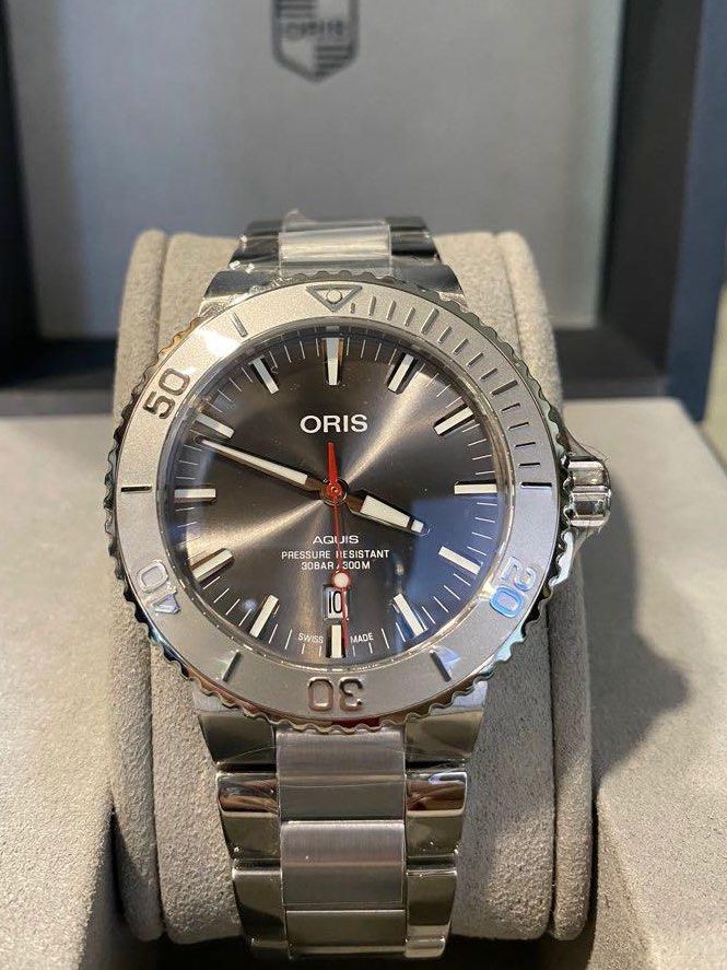 Oris Aquis, Luxury, Watches on Carousell