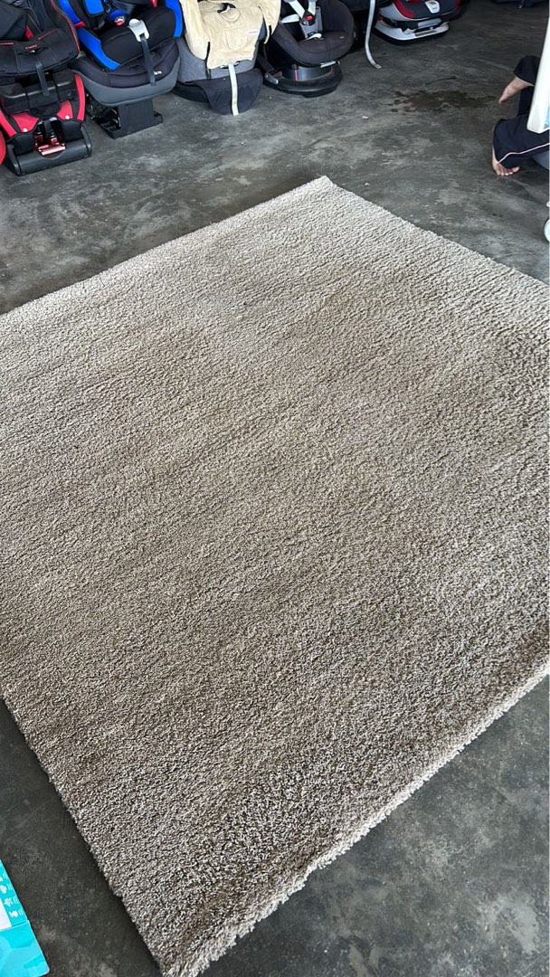 Persby ikea carpet ( Kelantan, Furniture & Home Living, Home Decor
