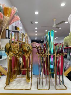Raya sales 3 type gold rosegold rainbow gold 24 pcs with stand