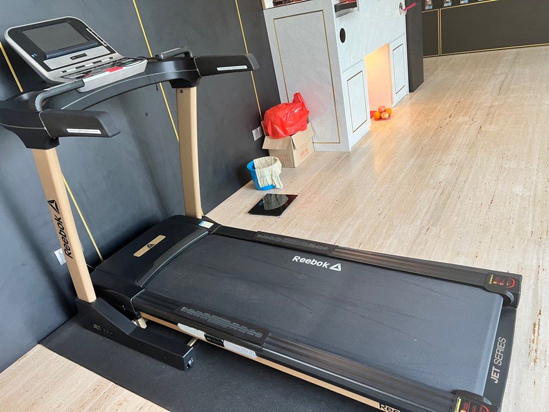Reebok Jet 300plus Sports Equipment Other Sports Equipment and Supplies on Carousell