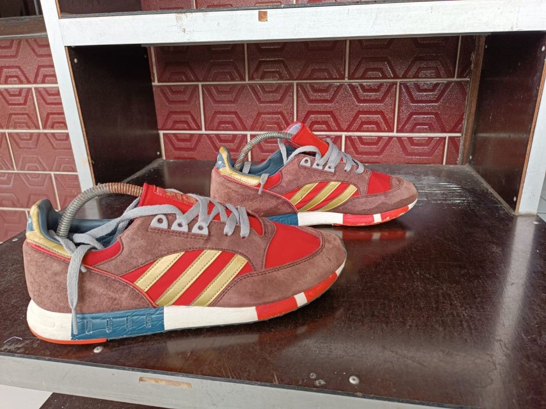 sepatu adidas boston super