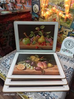 Set of 4 vintage place mats made in great britain with box new old stock