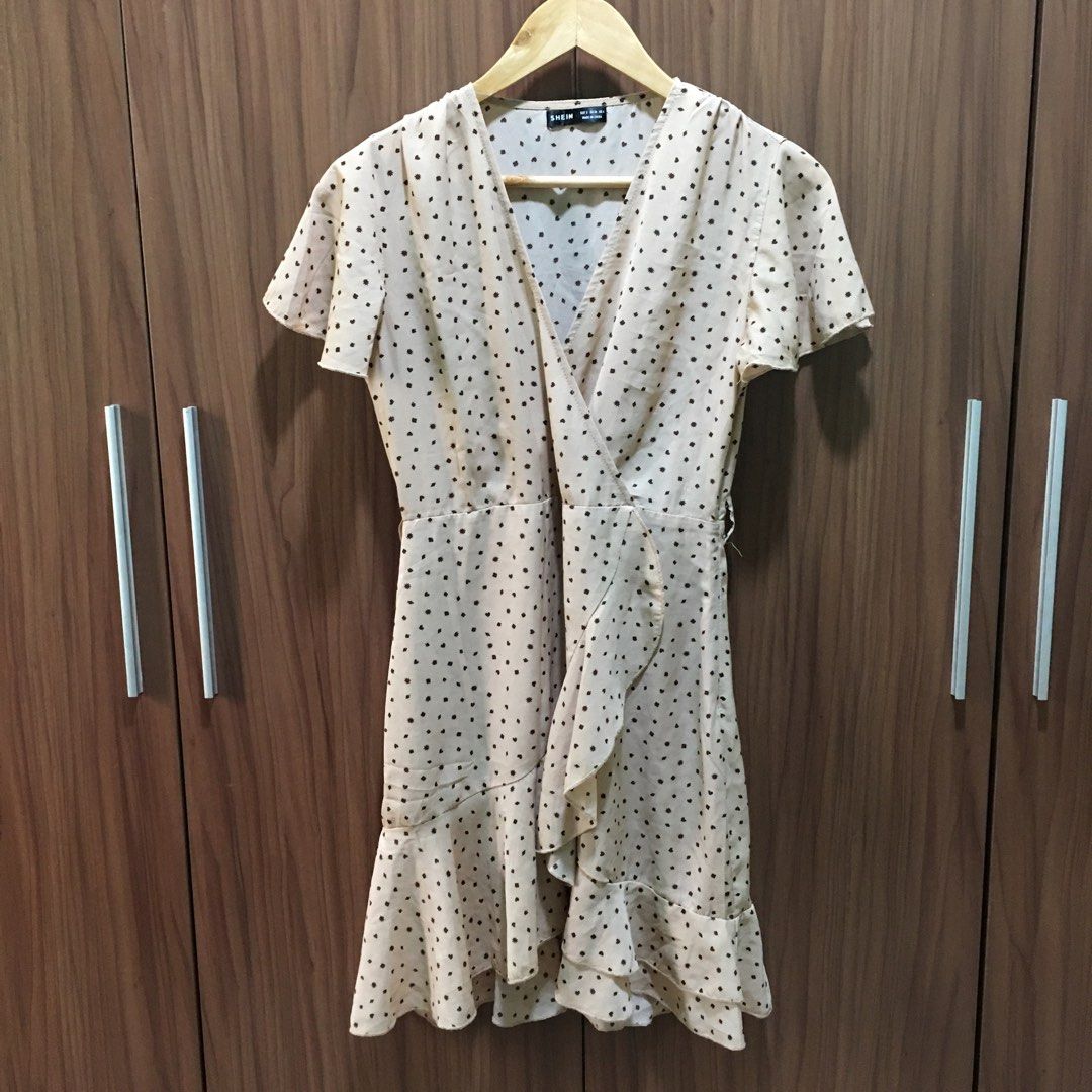 Shein Belted Surplice Dress (Category: Dresses) located in Cebu City. Submitted by leikoon (Listing ID 1222139536, Image 1). Description: ✅ Brand: Shein ✅ Fits small to medium body frames ✅ Original price when bought: Php 350 ✅ RFS: Wardrobe upgrade 🙅🏻‍♀️ No meet-ups 📍Tisa, Cebu City ✈️ can ship thru LBC COD only.