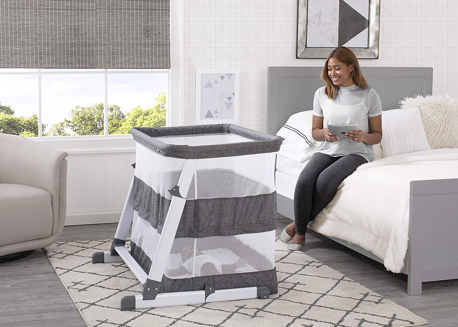 Simmons bedside on sale bassinet