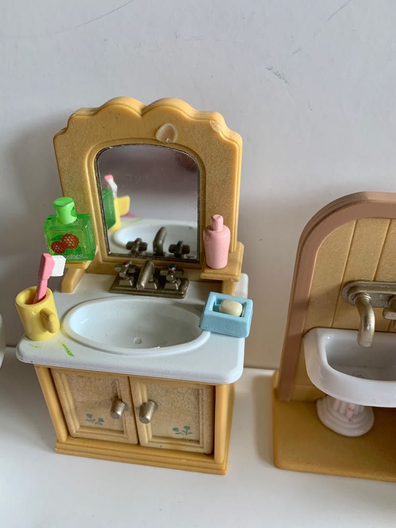 Sylvanian Bathroom Set, Hobbies & Toys, Toys & Games on Carousell