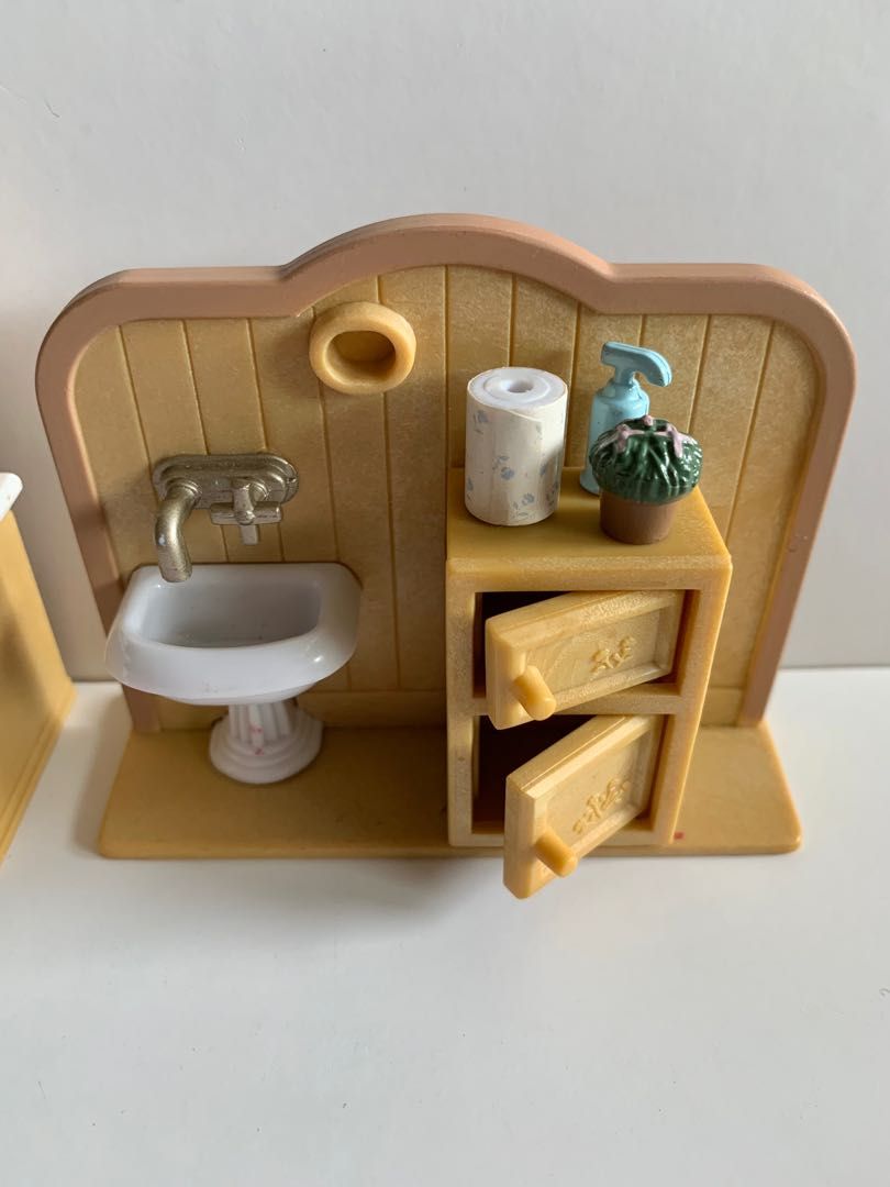 Sylvanian Bathroom Set, Hobbies & Toys, Toys & Games on Carousell