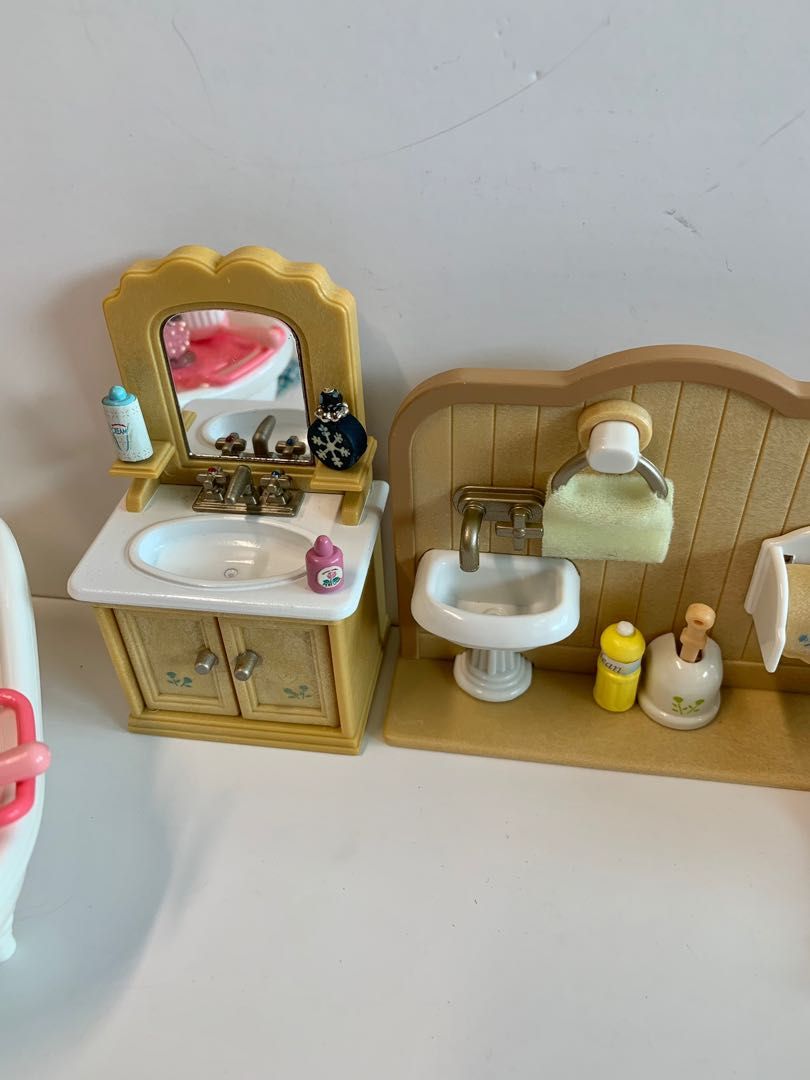 Sylvanian Bathroom Set, Hobbies & Toys, Toys & Games on Carousell