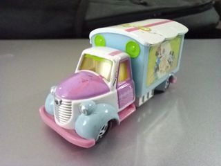 Takara TOMY Tomica Disney Motors Good Day Carry Mickey & Minnie Easter Edition Diecast Truck