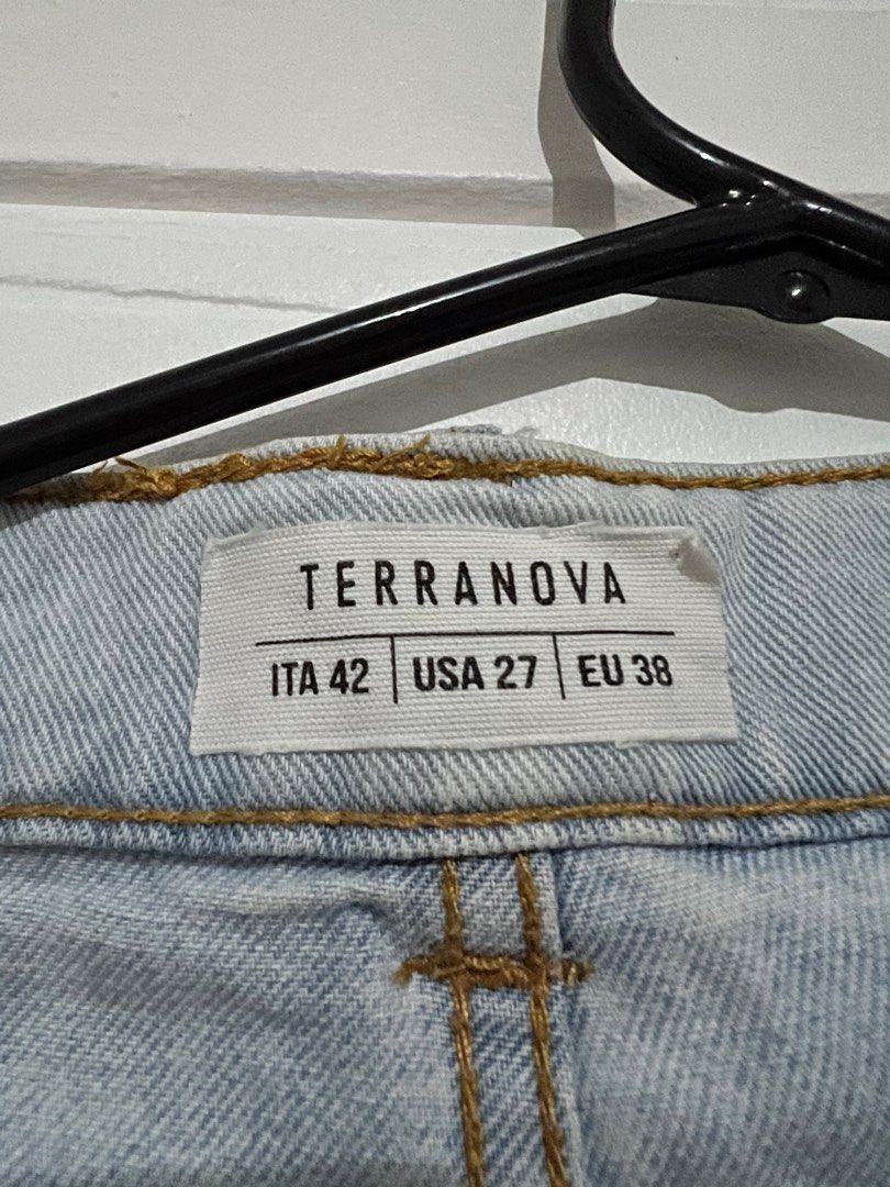 Terranova Washed Out Jeans (USA 27) (Category: Jeans) located in Manila. Submitted by dindideclutters (Listing ID 1222191476, Image 2). Description: Brand: Terranova Washed Out Jeans Size: USA 27 / ITA 42 / EU 38 Php 50 only.