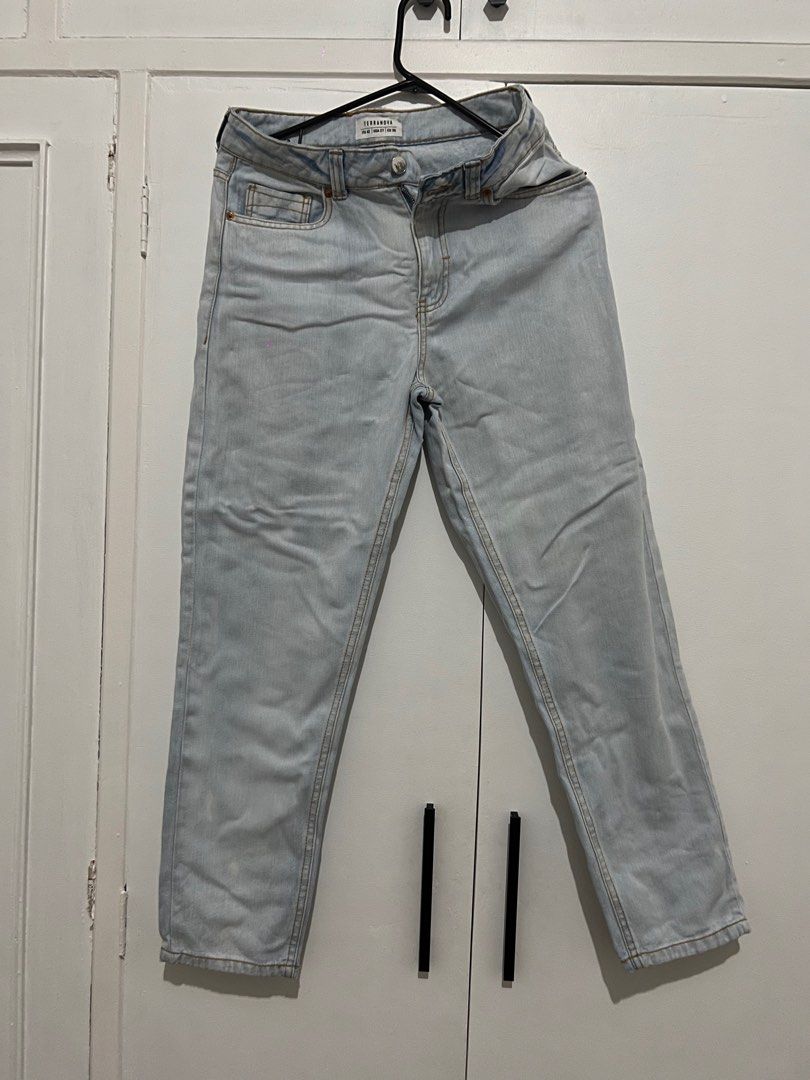 Terranova Washed Out Jeans (USA 27) (Category: Jeans) located in Manila. Submitted by dindideclutters (Listing ID 1222191476, Image 1). Description: Brand: Terranova Washed Out Jeans Size: USA 27 / ITA 42 / EU 38 Php 50 only.