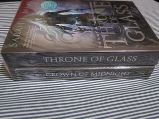 Throne of glass and Crown of midnight