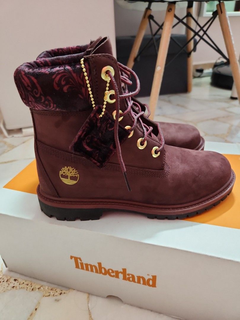 Maroon timberlands store