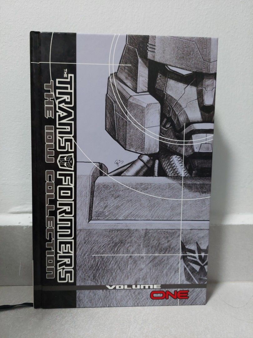 Transformers idw phase one vol 1, Hobbies & Toys, Books & Magazines