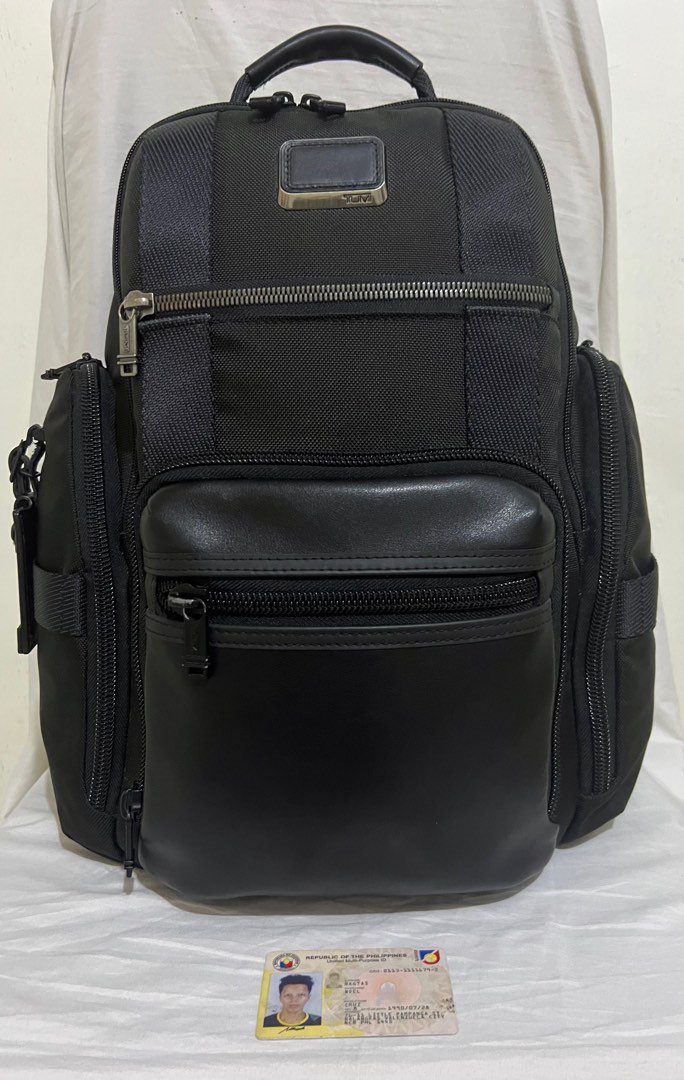 Tumi sheppard deluxe brief, Men's Fashion, Bags, Backpacks on Carousell