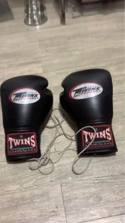 Twins Pro Laced 12oz Gloves